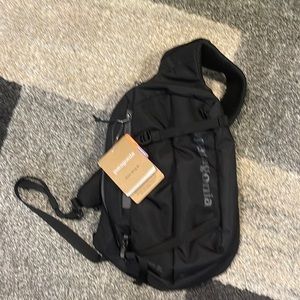 Patagonia Atom Sling 8L.  BRAND NEW